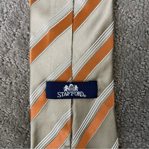 Handmade Stafford silk tie - Picture 4 of 6